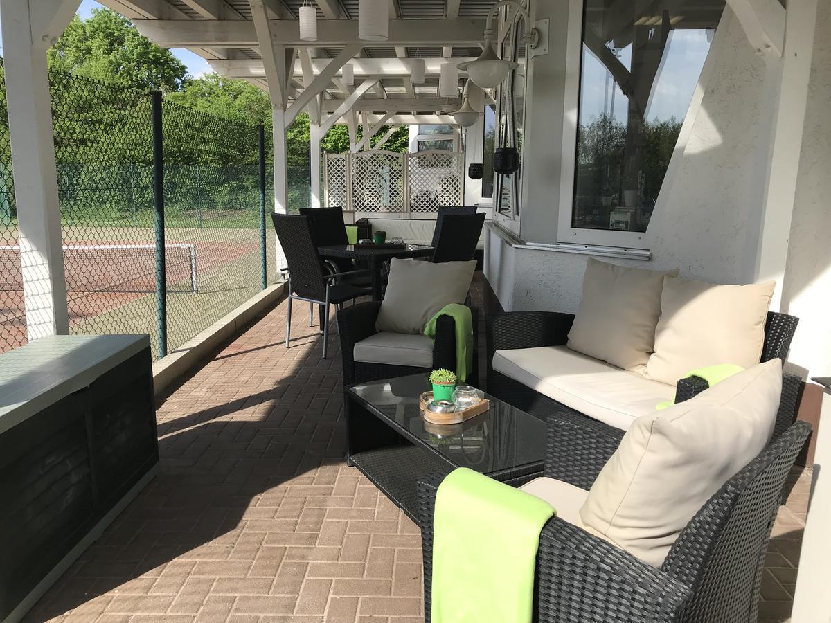 Sport- Und Tagungshotel Kenzingen Exterior foto
